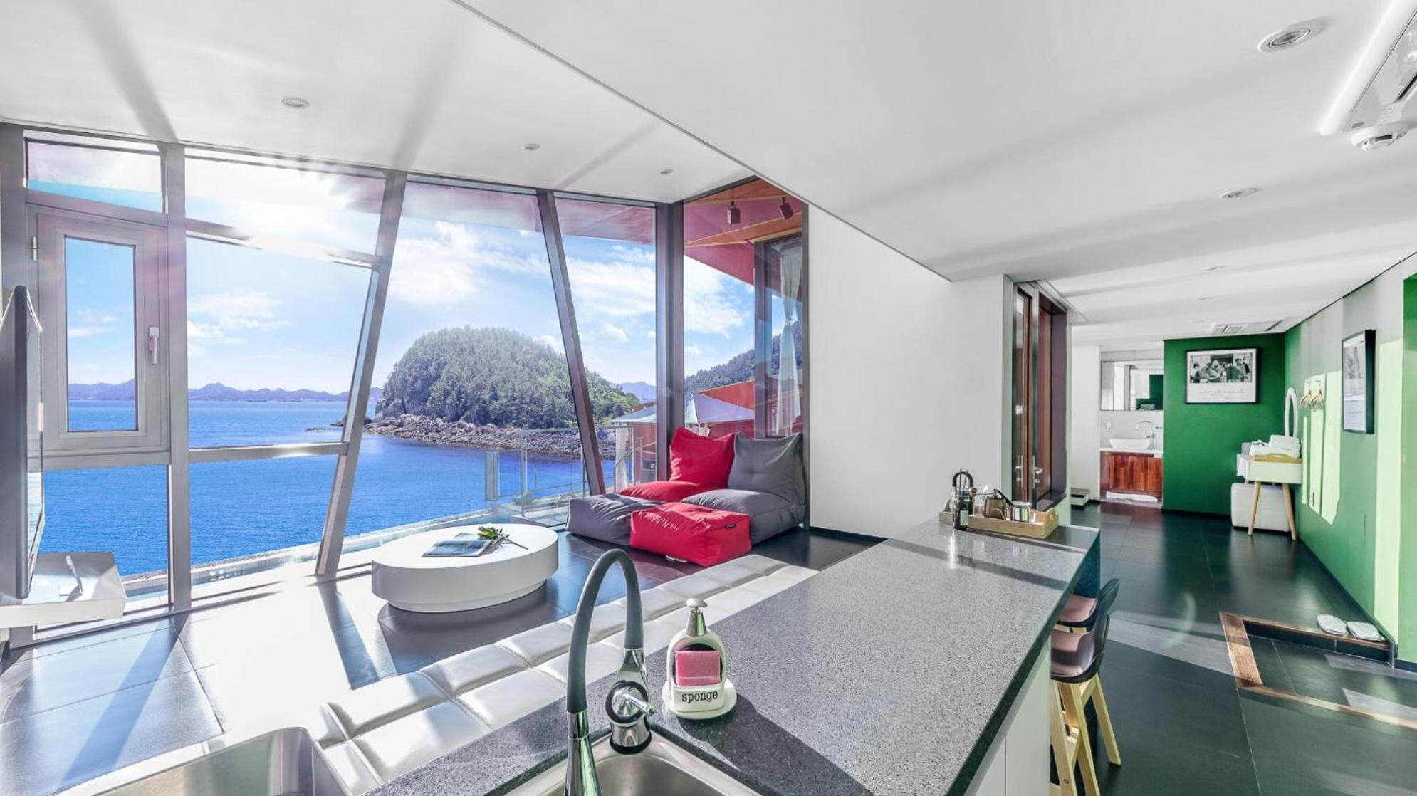 Namhae Pumda Pool Villa Pension Room photo